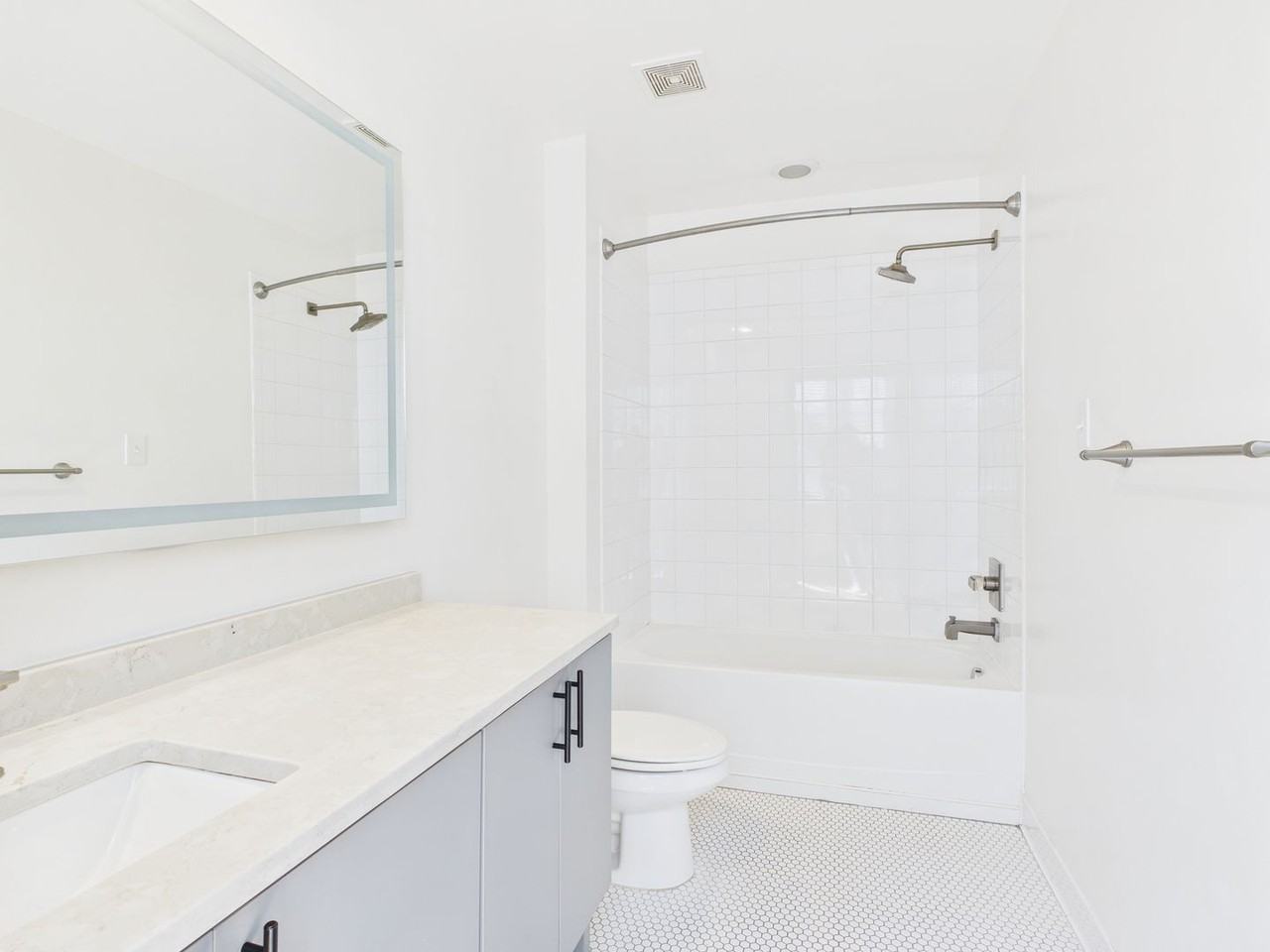 815 Perry St #326 - Photo 5 of 21
