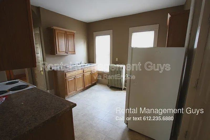 3630 Girard Ave N - Photo 4 of 6