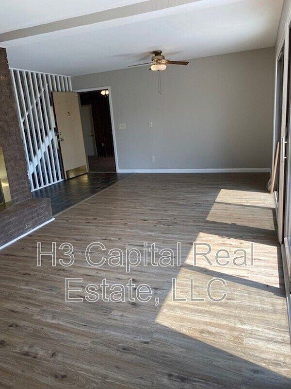 200 Lake Forest Drive - Photo 6 of 24