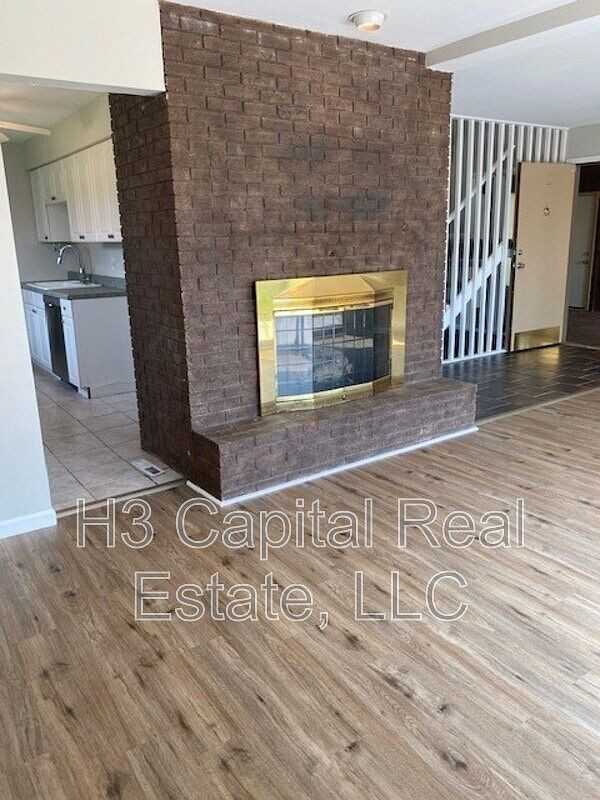 200 Lake Forest Drive - Photo 7 of 24