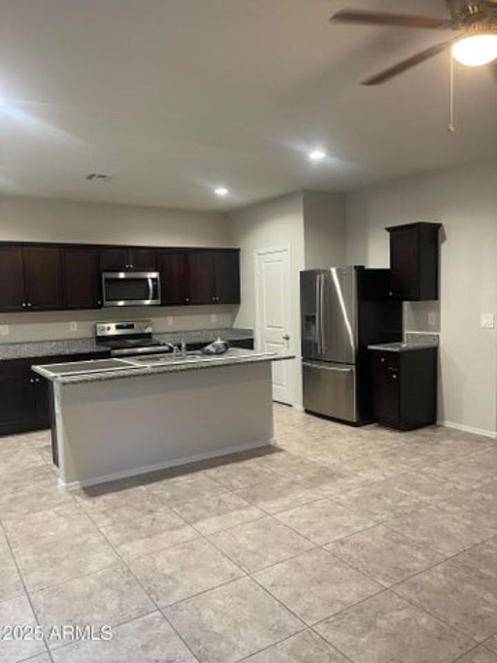 4607 W Basil Ave - Photo 2 of 12