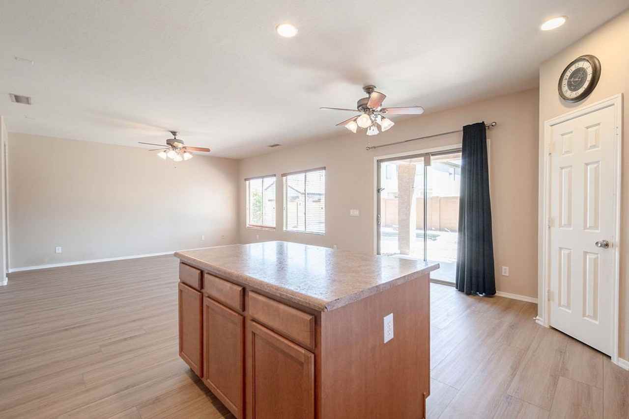 26197 W Potter Dr - Photo 6 of 22