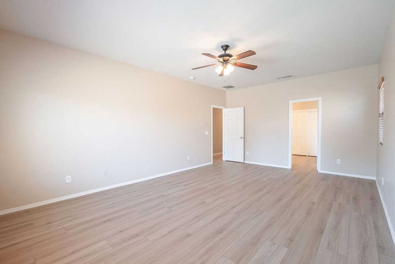 26197 W Potter Dr - Photo 7 of 22