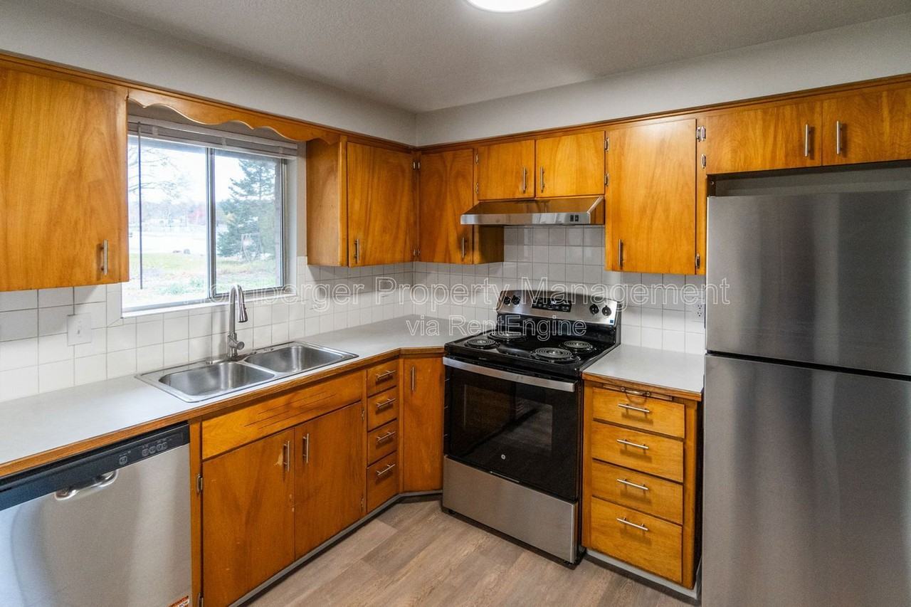 11904 E 10th Ave - Photo 2 of 24