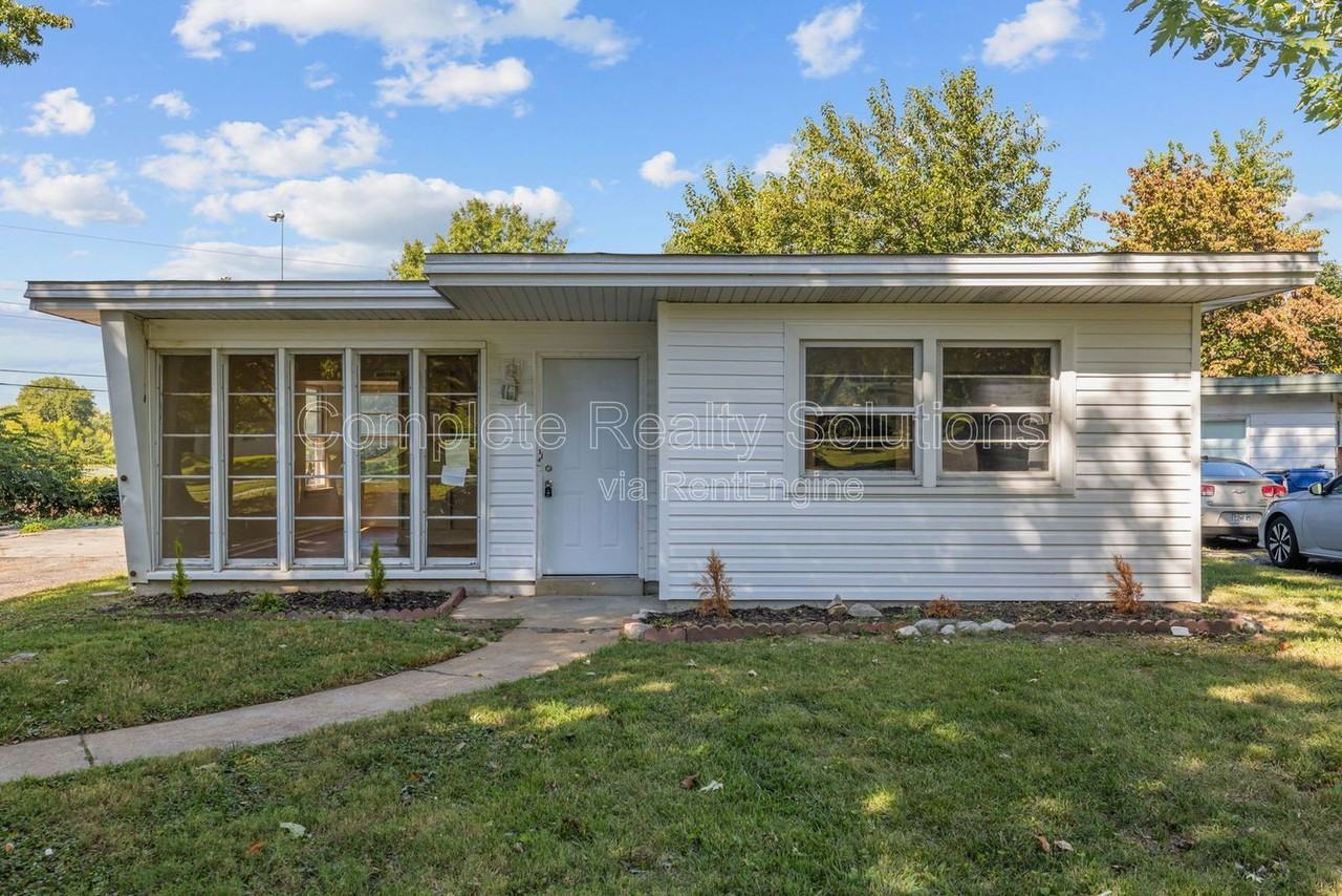 1395 Saint Jean St - Photo 5 of 21