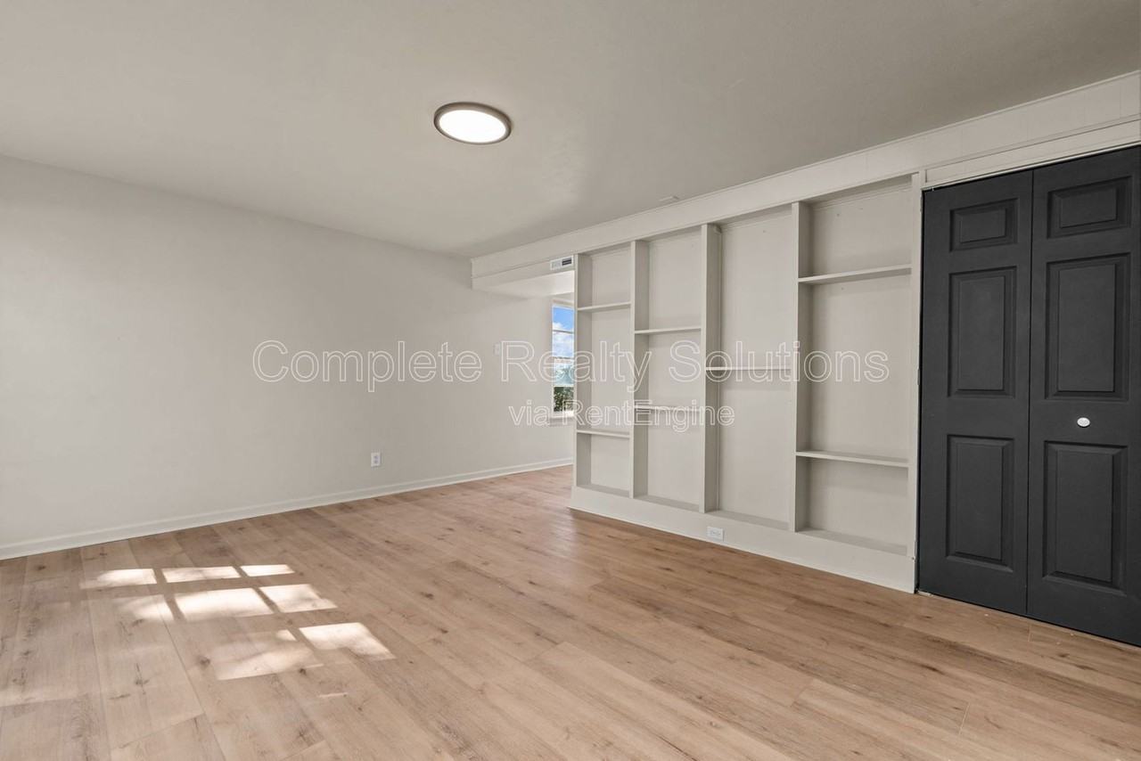 1395 Saint Jean St - Photo 7 of 21