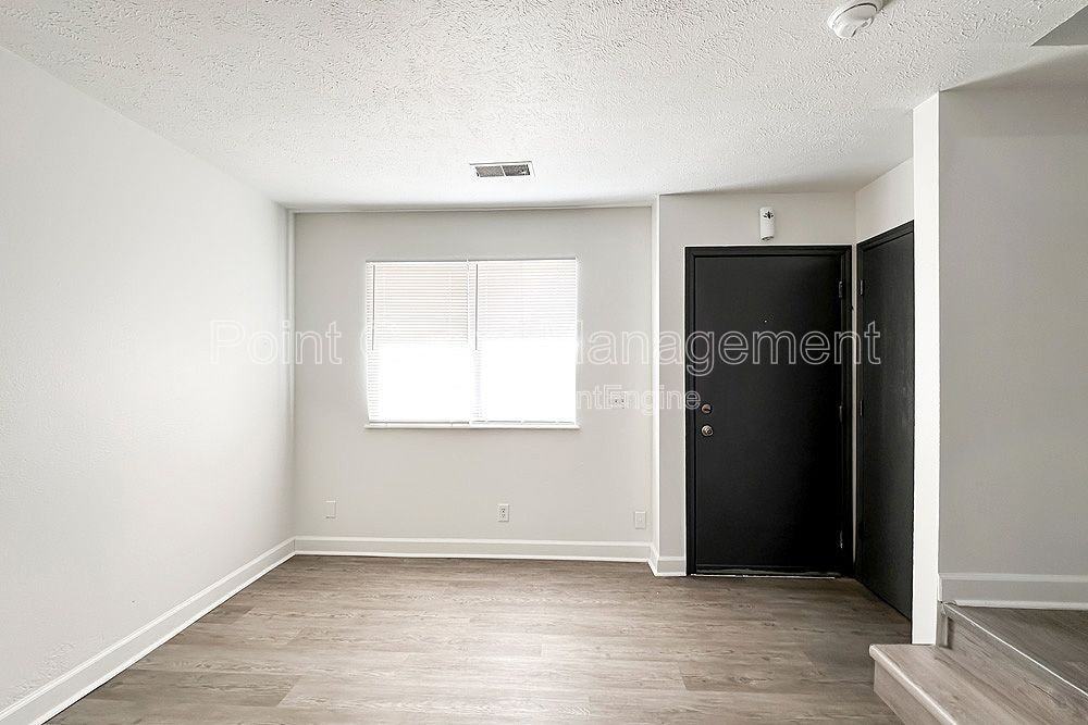 3010 S 68th Ct - Photo 3 of 26