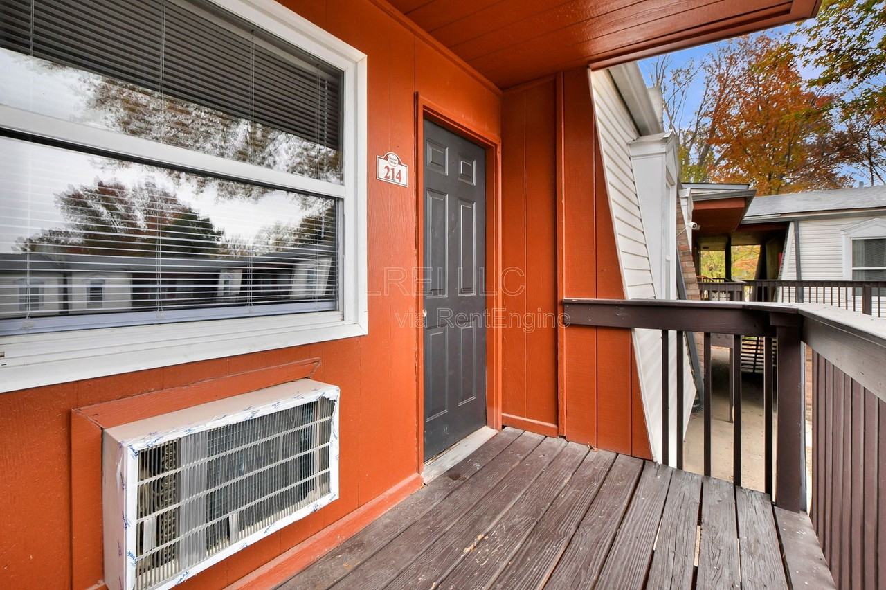 421 Poplar Level Ct #214 - Photo 3 of 11