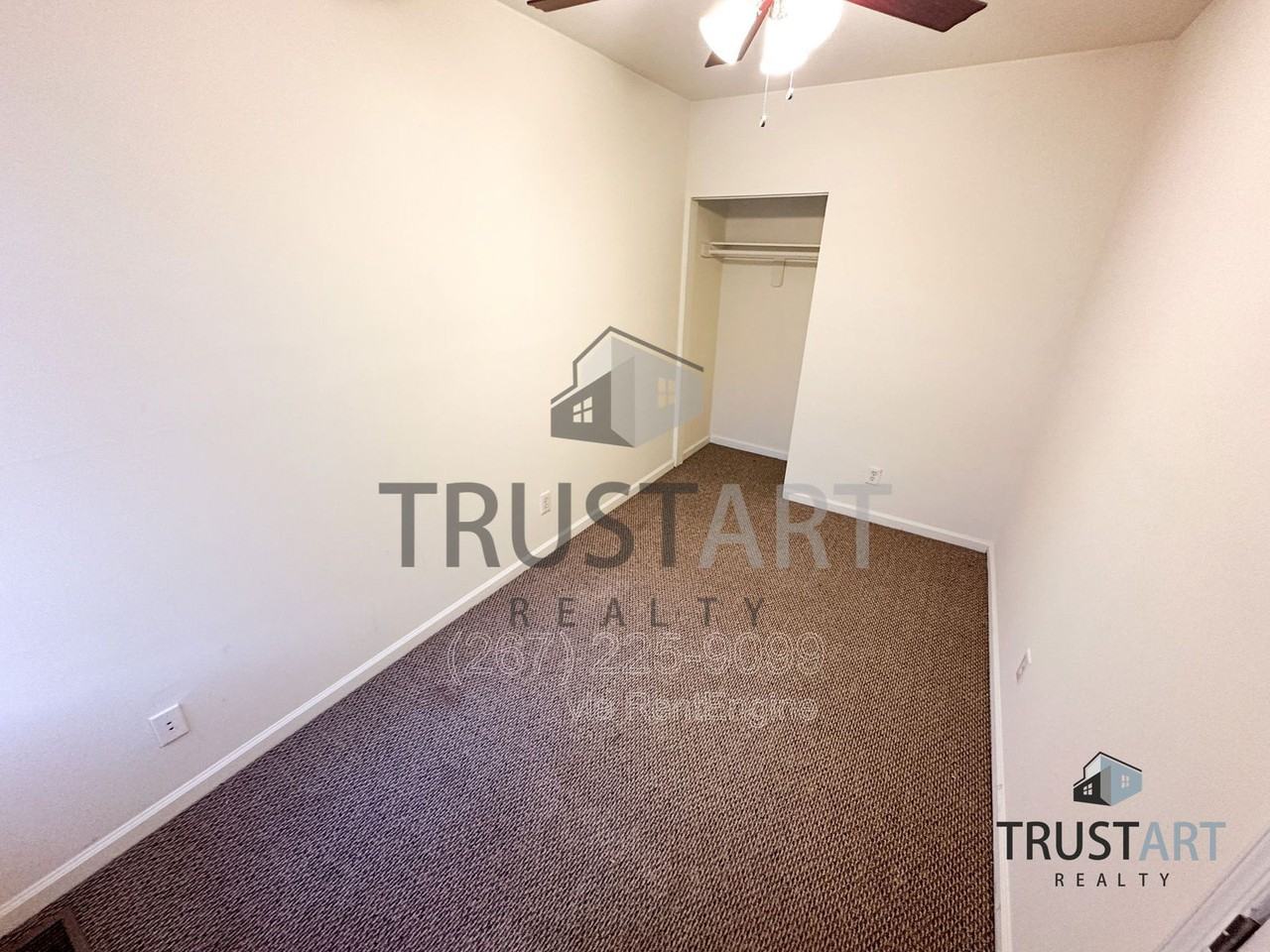 2034 N Cleveland St - Photo 5 of 16