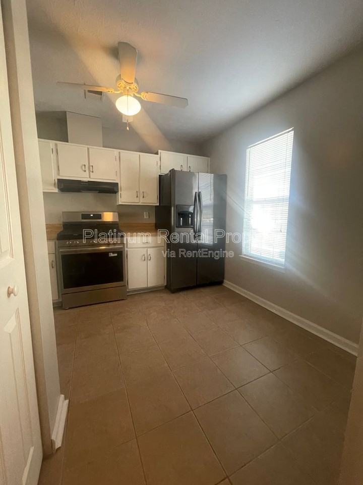 3398 Misty Harbor Trail - Photo 4 of 37