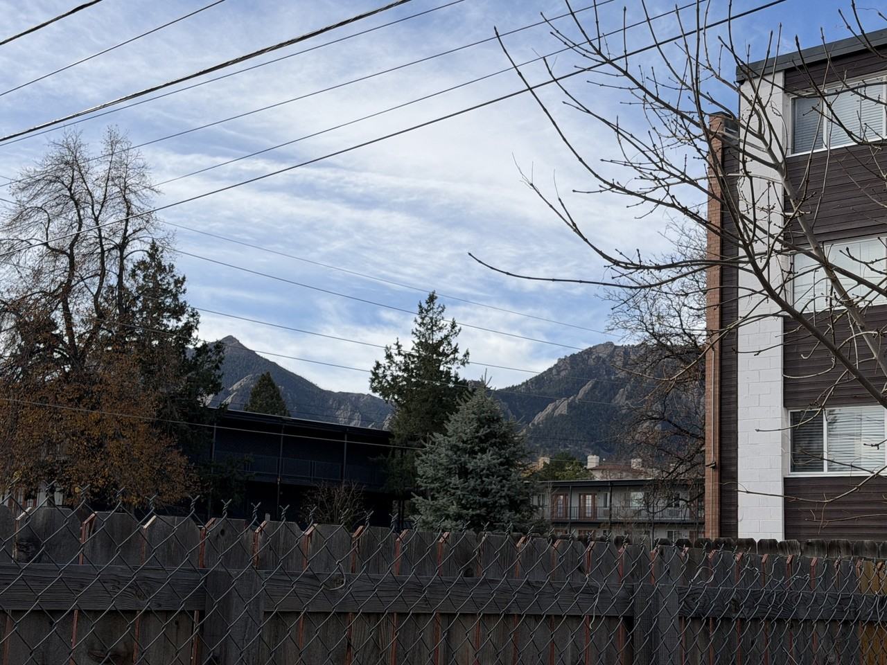 915 30th St #C - Photo 6 of 29