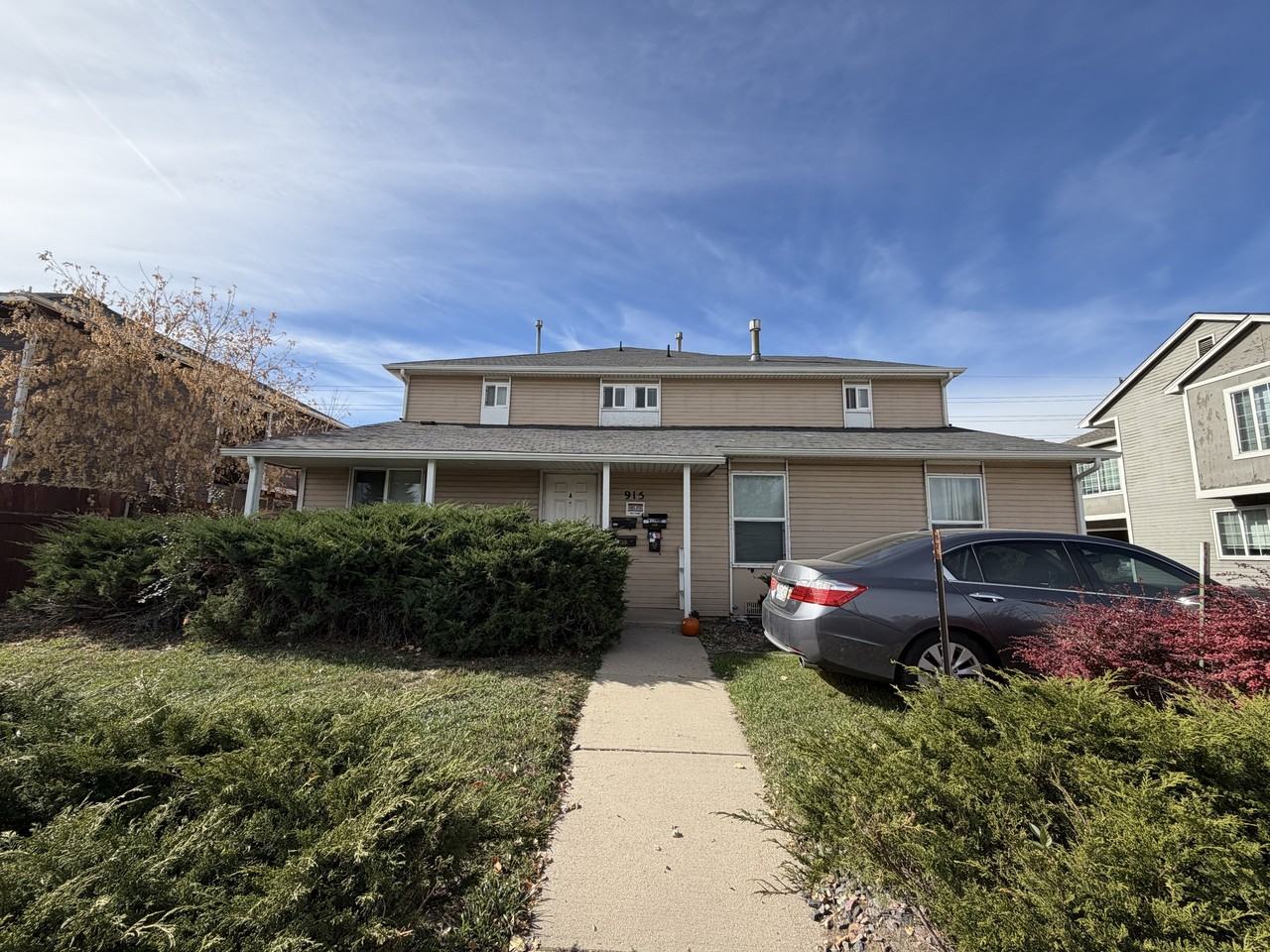 915 30th St #C - Photo 4 of 29