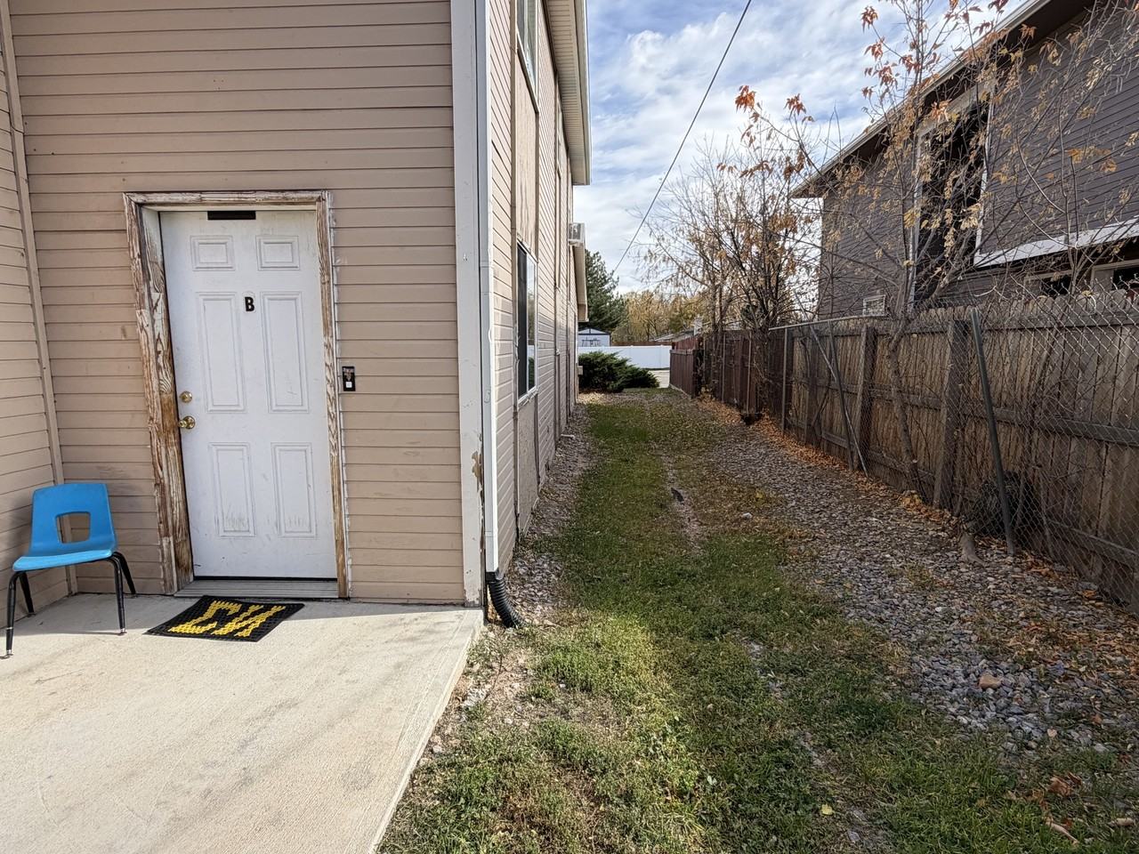 915 30th St #C - Photo 5 of 29