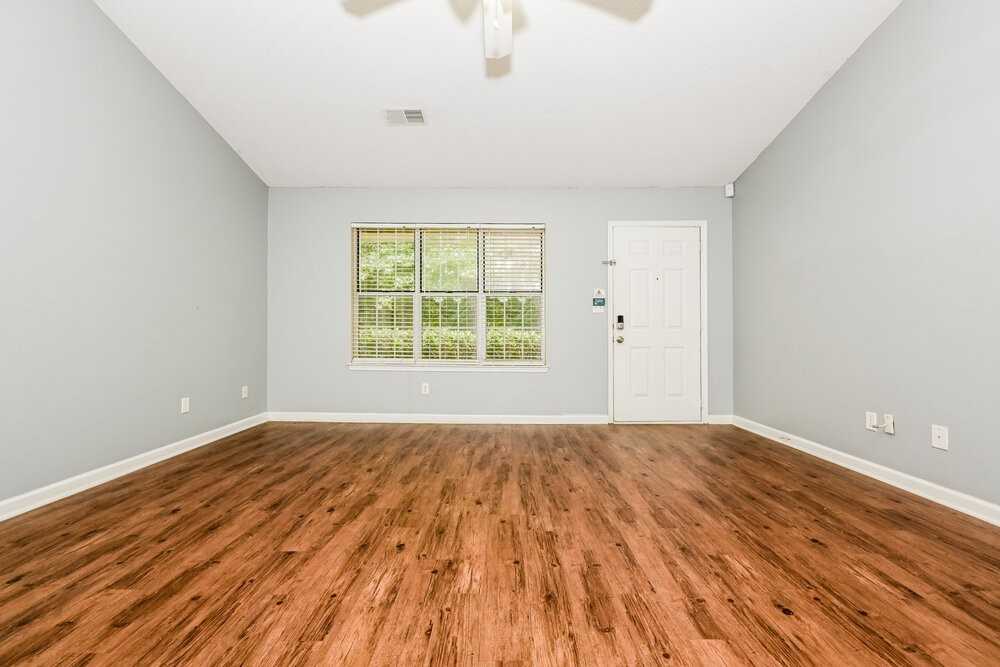 1577 Red Briar Way - Photo 3 of 16