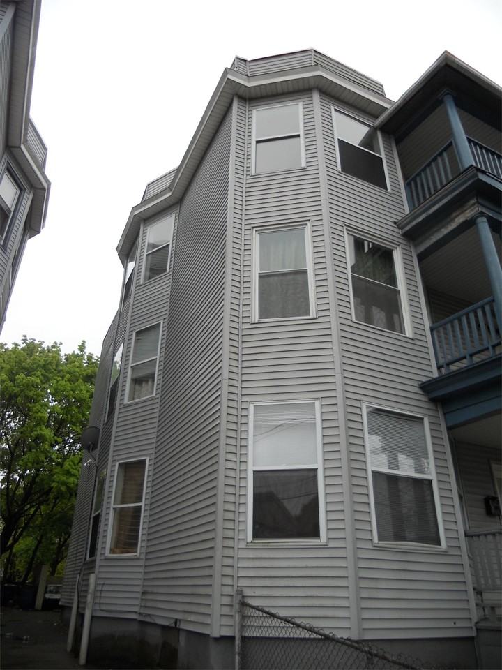 34 Wolcott St - Photo 2 of 14