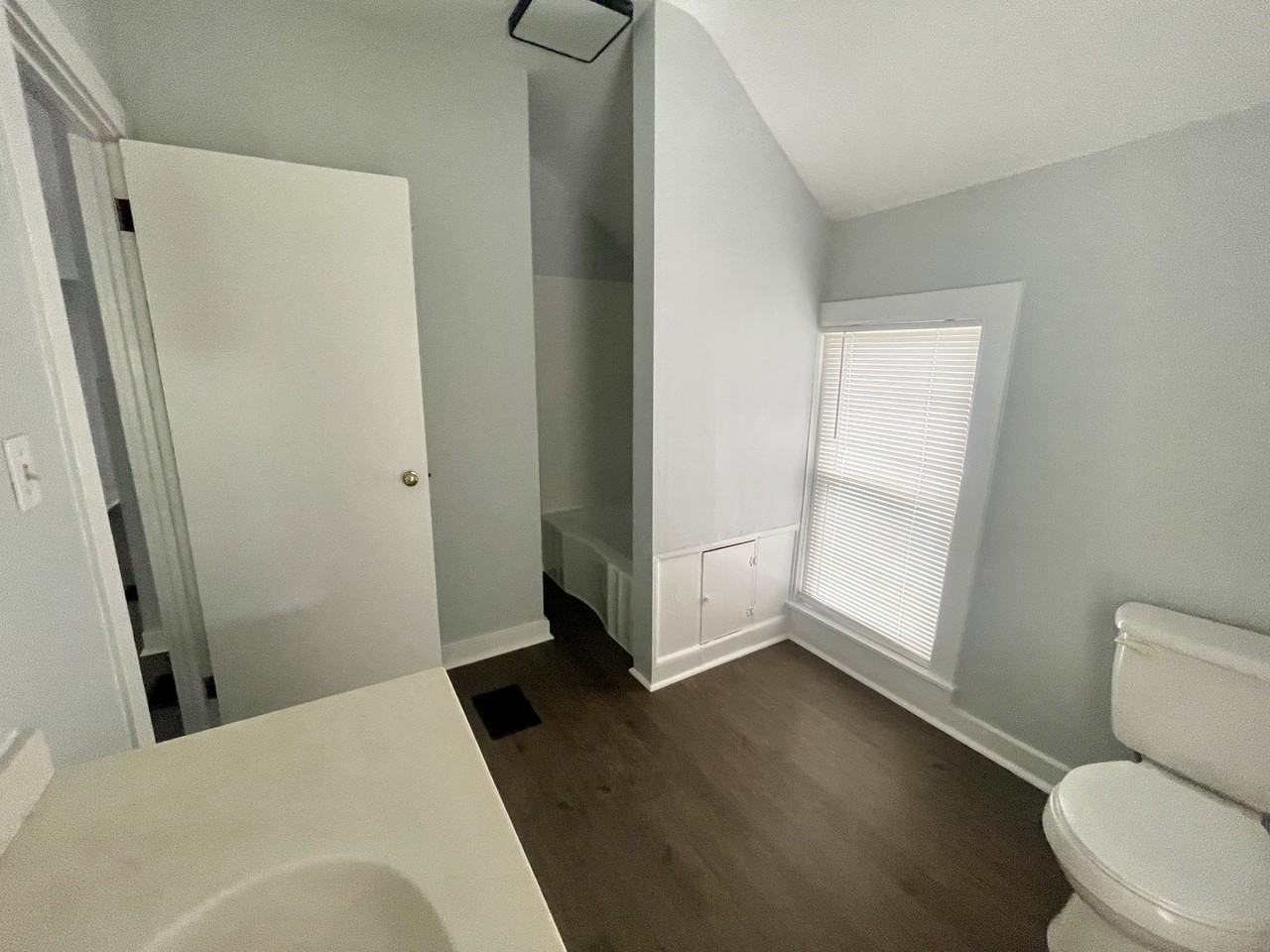 96 E Court St #2 - Photo 3 of 8