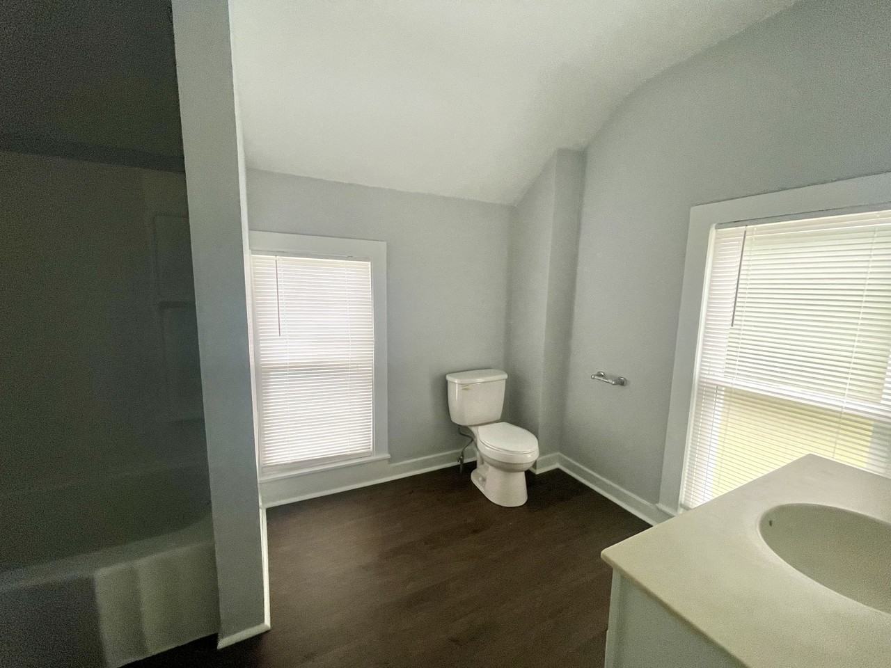 96 E Court St #2 - Photo 7 of 8