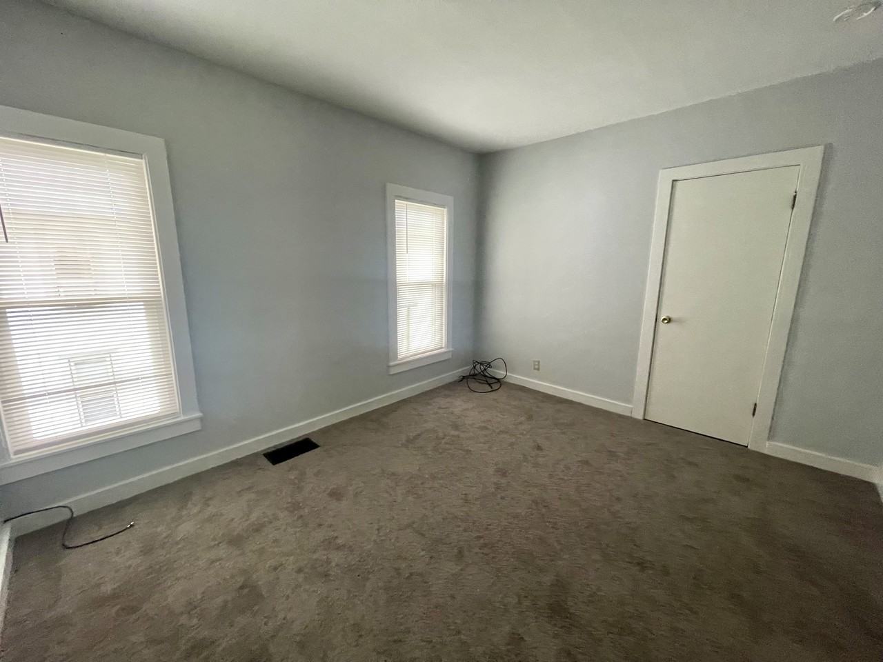 96 E Court St #2 - Photo 5 of 8