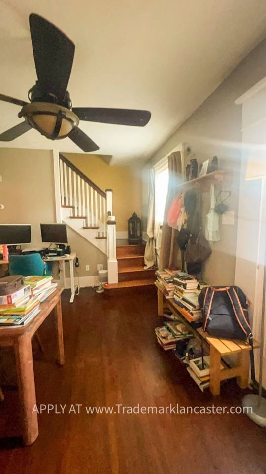 40 N Plum St - Photo 3 of 10