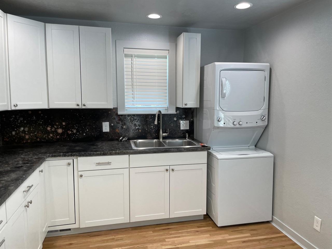 619 S 10th Ave #1 - Photo 3 of 12