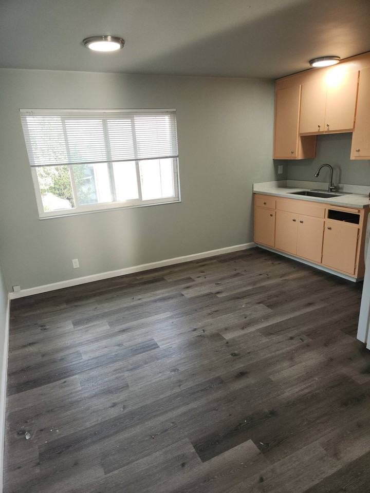 2015 82nd Ave #3 - Photo 5 of 7