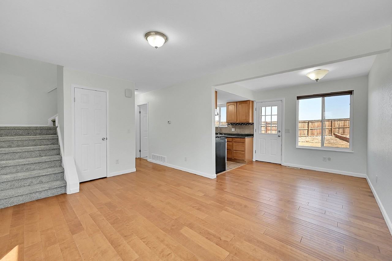 10480 Holland Ct - Photo 3 of 47