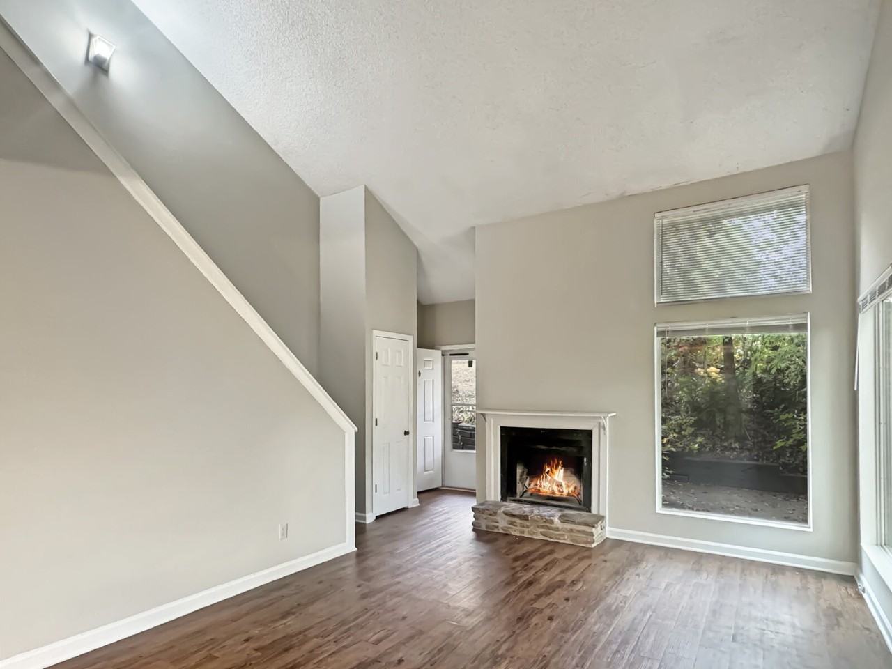 3942 Darryl Ln - Photo 2 of 9