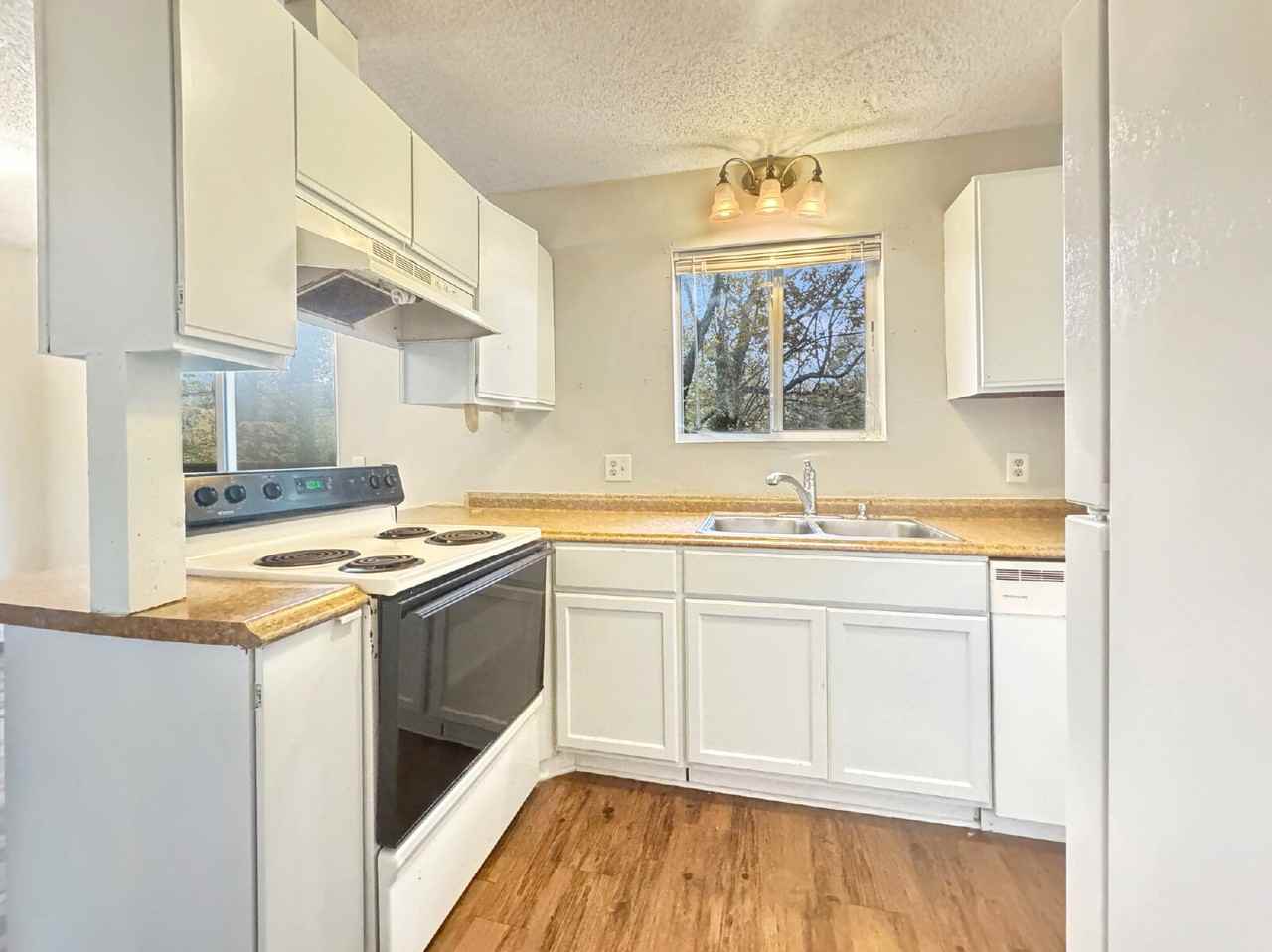 3942 Darryl Ln - Photo 4 of 9