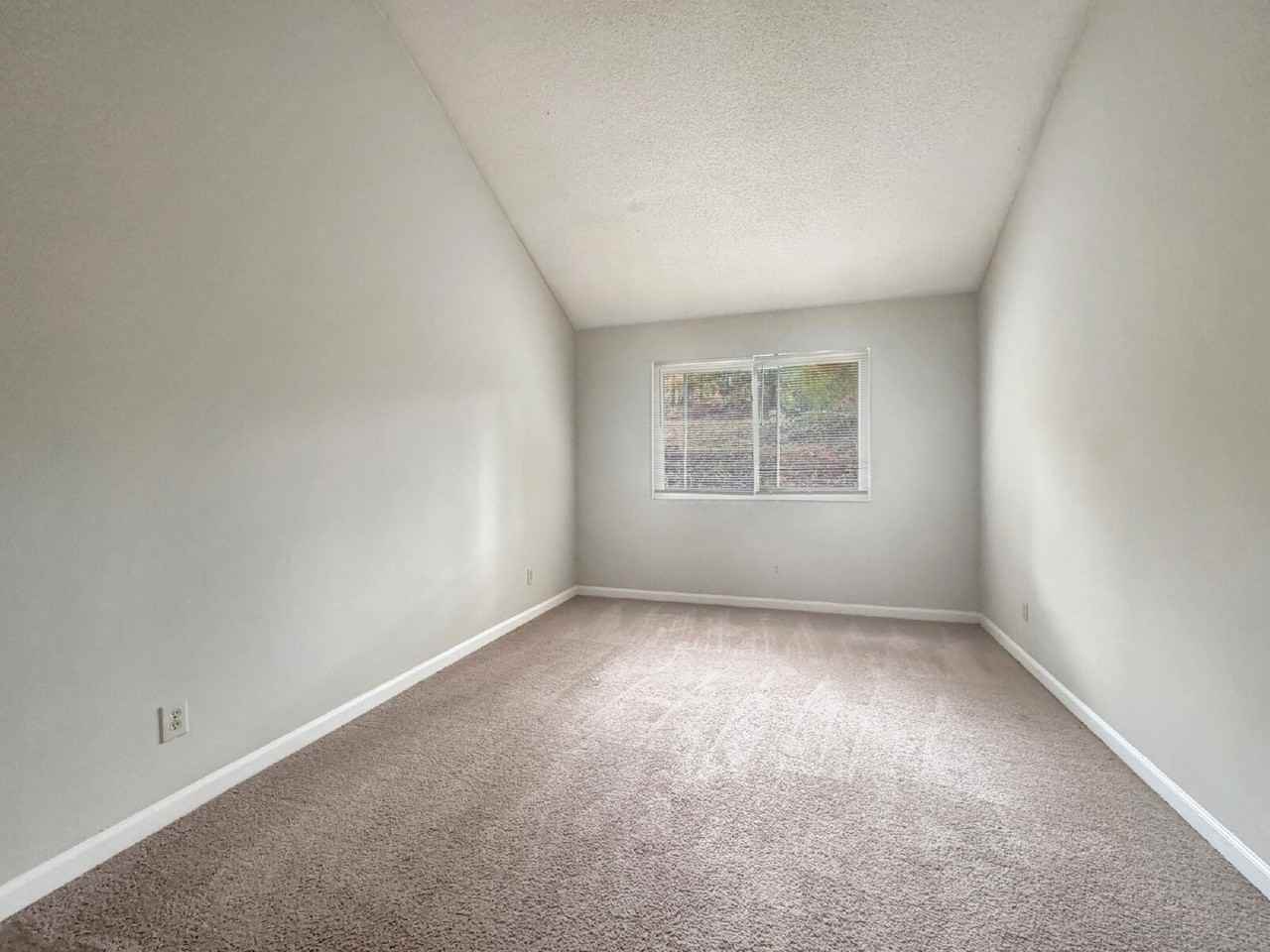 3942 Darryl Ln - Photo 5 of 9