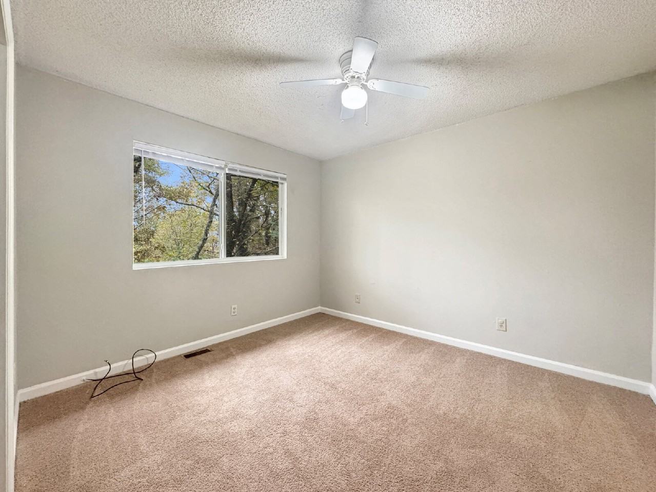 3942 Darryl Ln - Photo 6 of 9