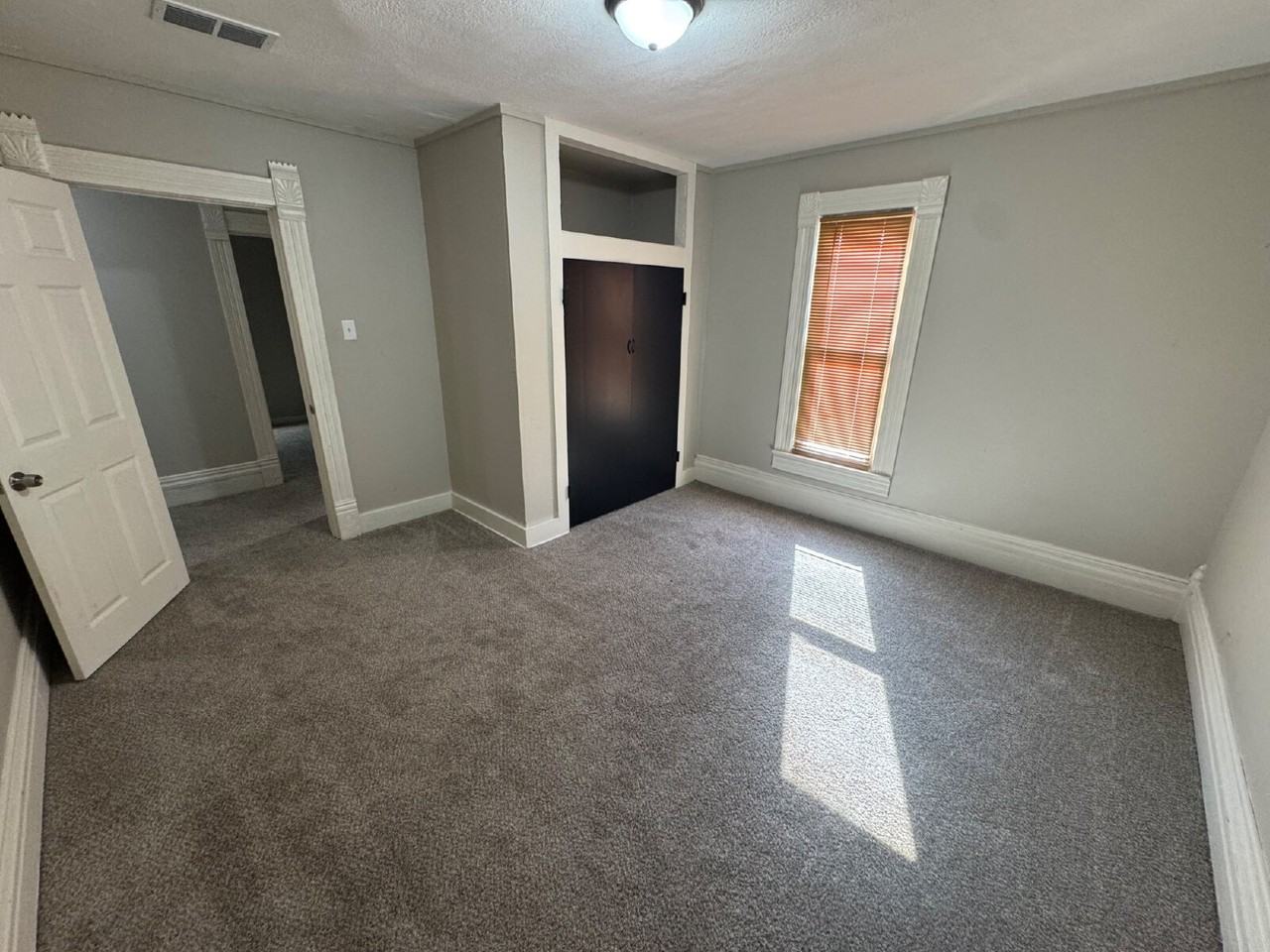 212 Main St - Photo 7 of 15