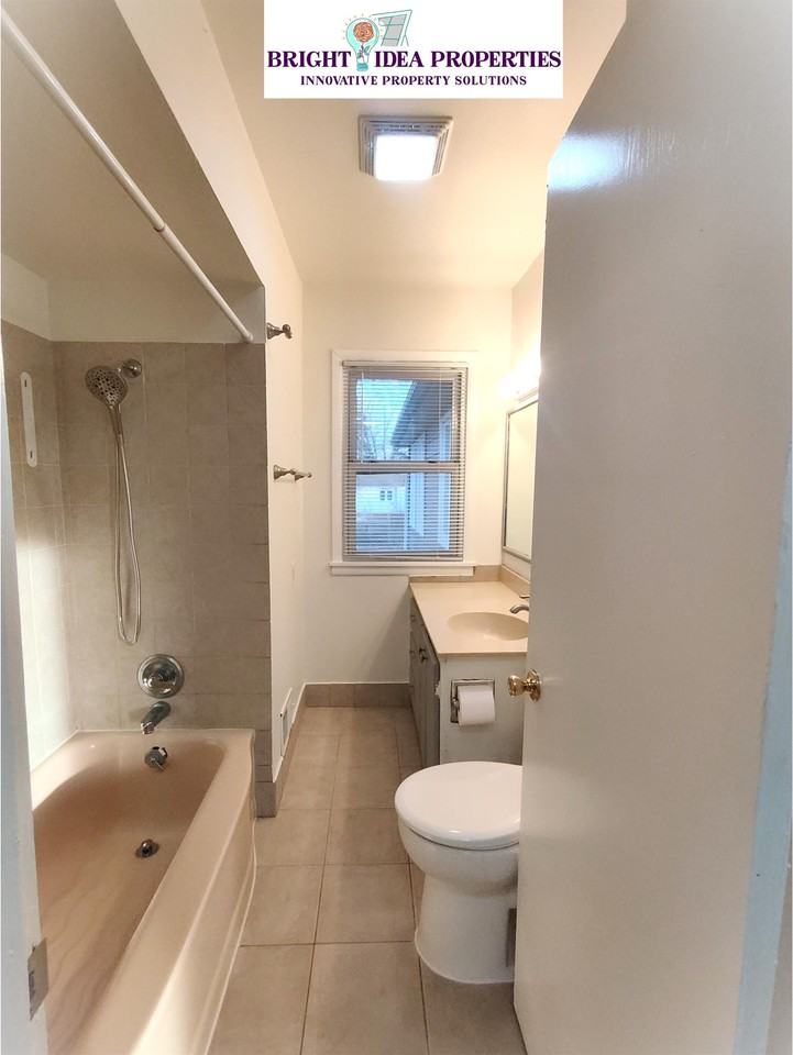 4818 Hampshire Ave N #1 - Photo 5 of 8