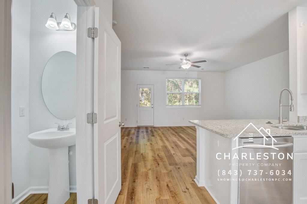 200 Woodward Rd - Photo 7 of 37