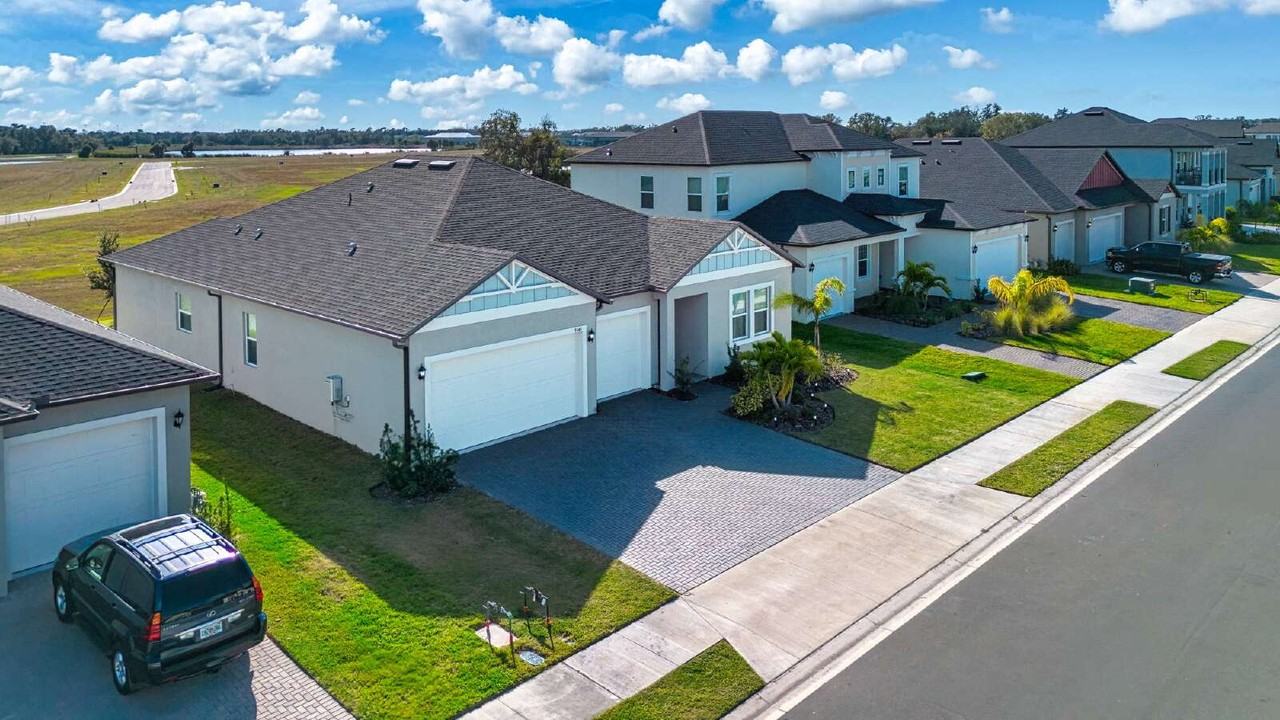 7049 113th Court East - Photo 4 of 50