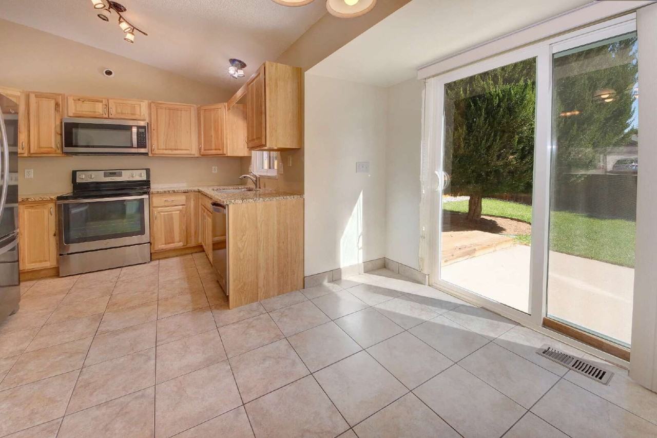 7490 Churchwood Cir - Photo 6 of 30