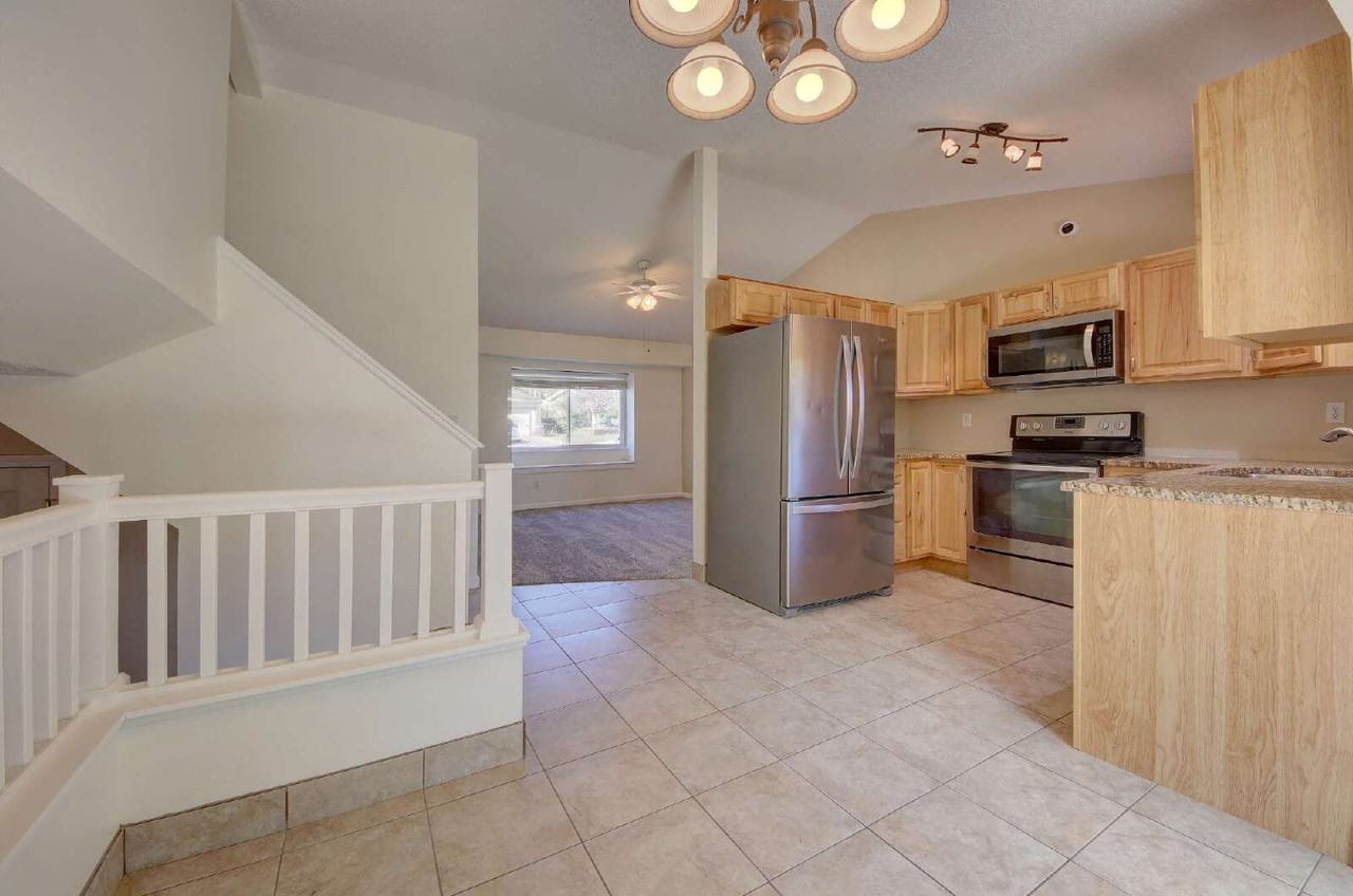 7490 Churchwood Cir - Photo 7 of 30