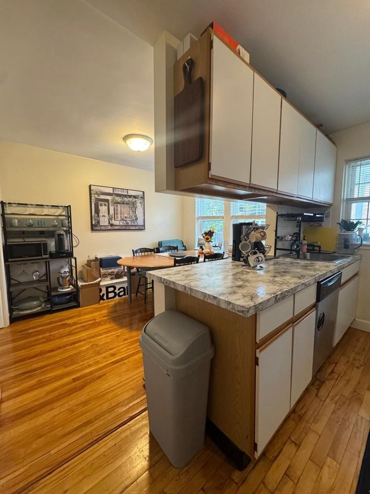 31 Hammond Pond Pkwy #2 - Photo 5 of 17