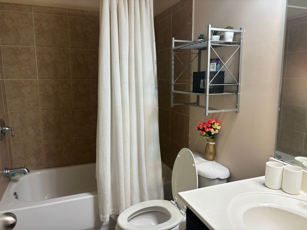 1212 Lavista Cir Ne - Photo 2 of 7