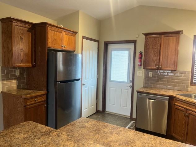 Full House in the lovely suburb of Inglewood - Photo 3 of 15