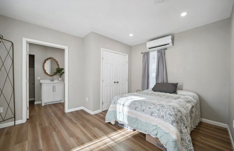 1006 Center St #2 - Photo 3 of 6