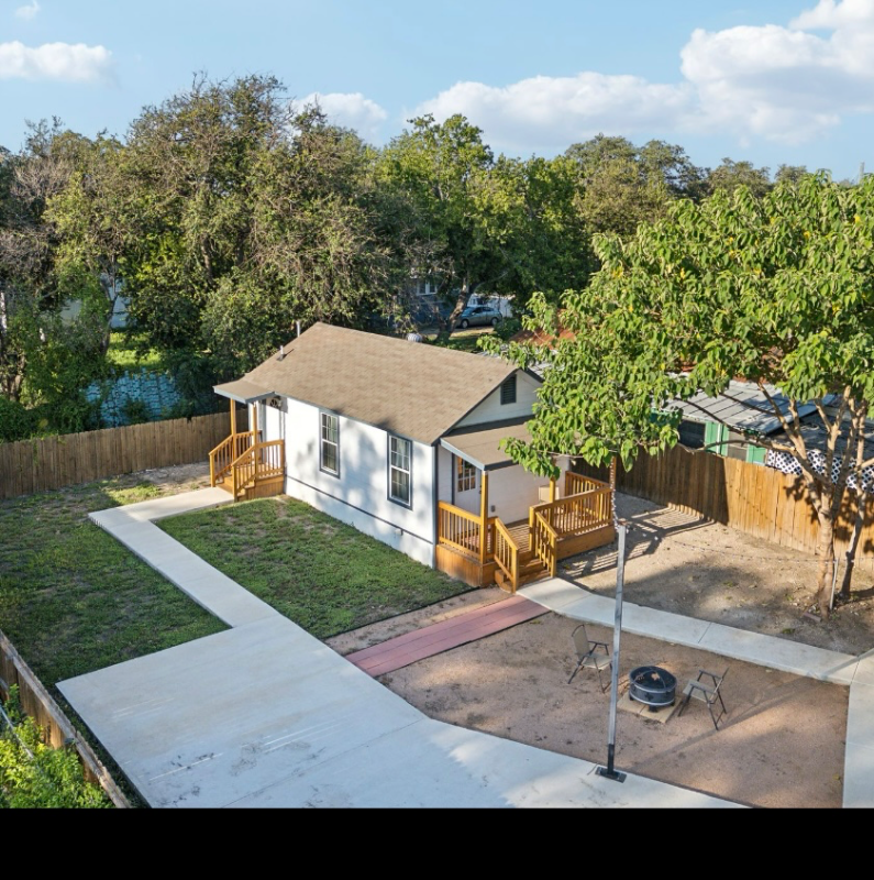 1006 Center St #2 - Photo 6 of 6