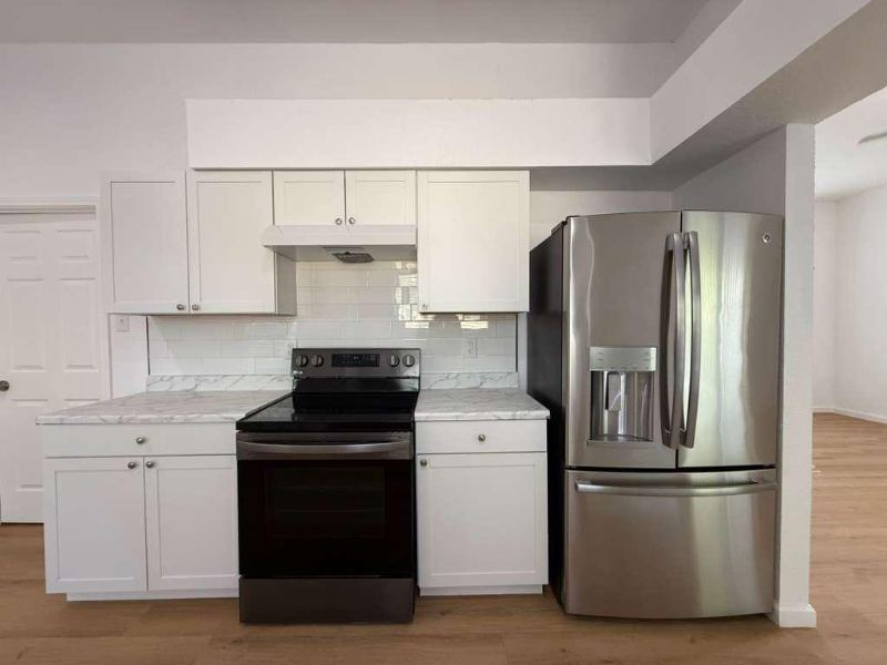 4135 Sunrise Point Dr - Photo 3 of 12