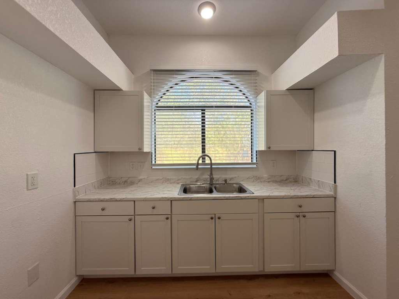 4135 Sunrise Point Dr - Photo 4 of 12