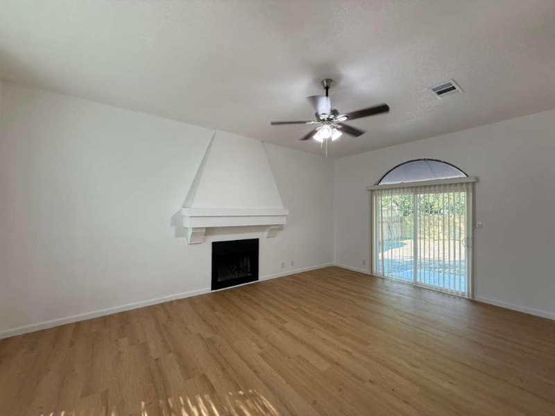 4135 Sunrise Point Dr - Photo 6 of 12