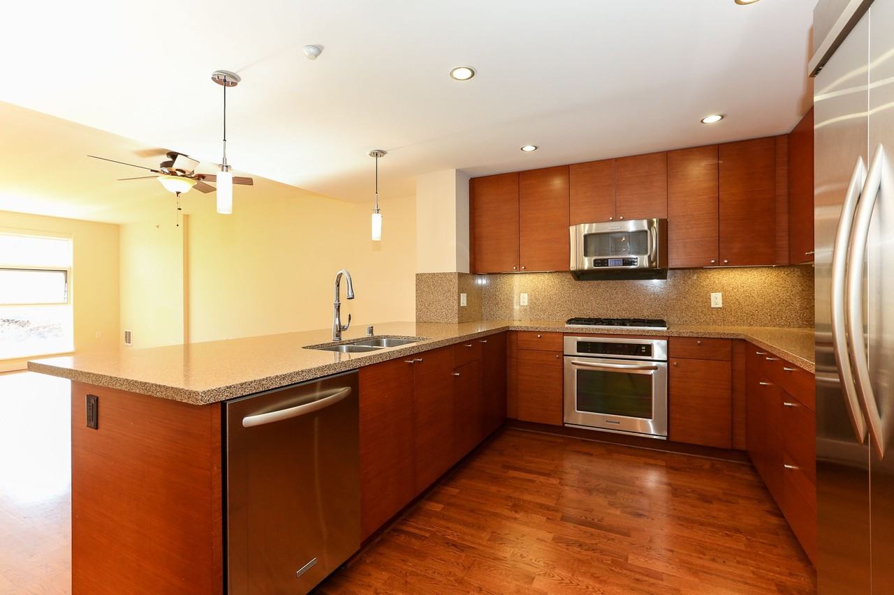 325 China Basin St - Photo 3 of 16