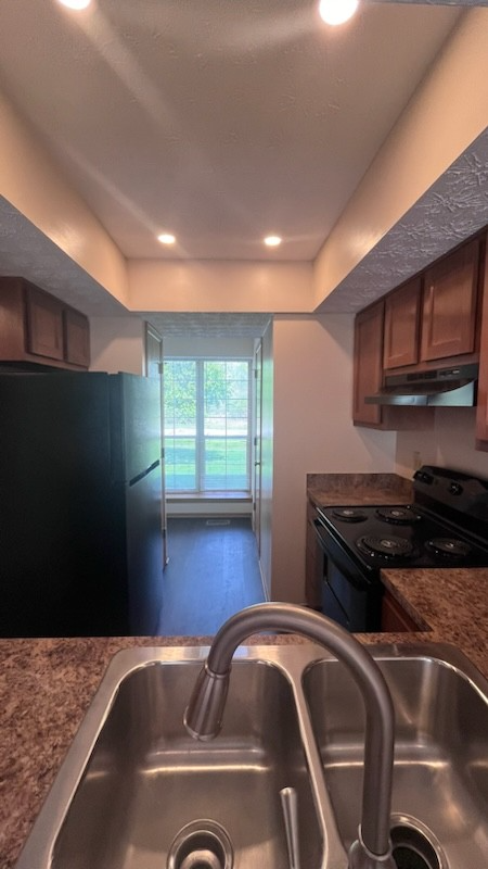 6012 Godown Rd - Photo 2 of 9