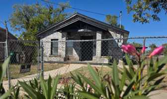 featured image of 104 W 22nd St