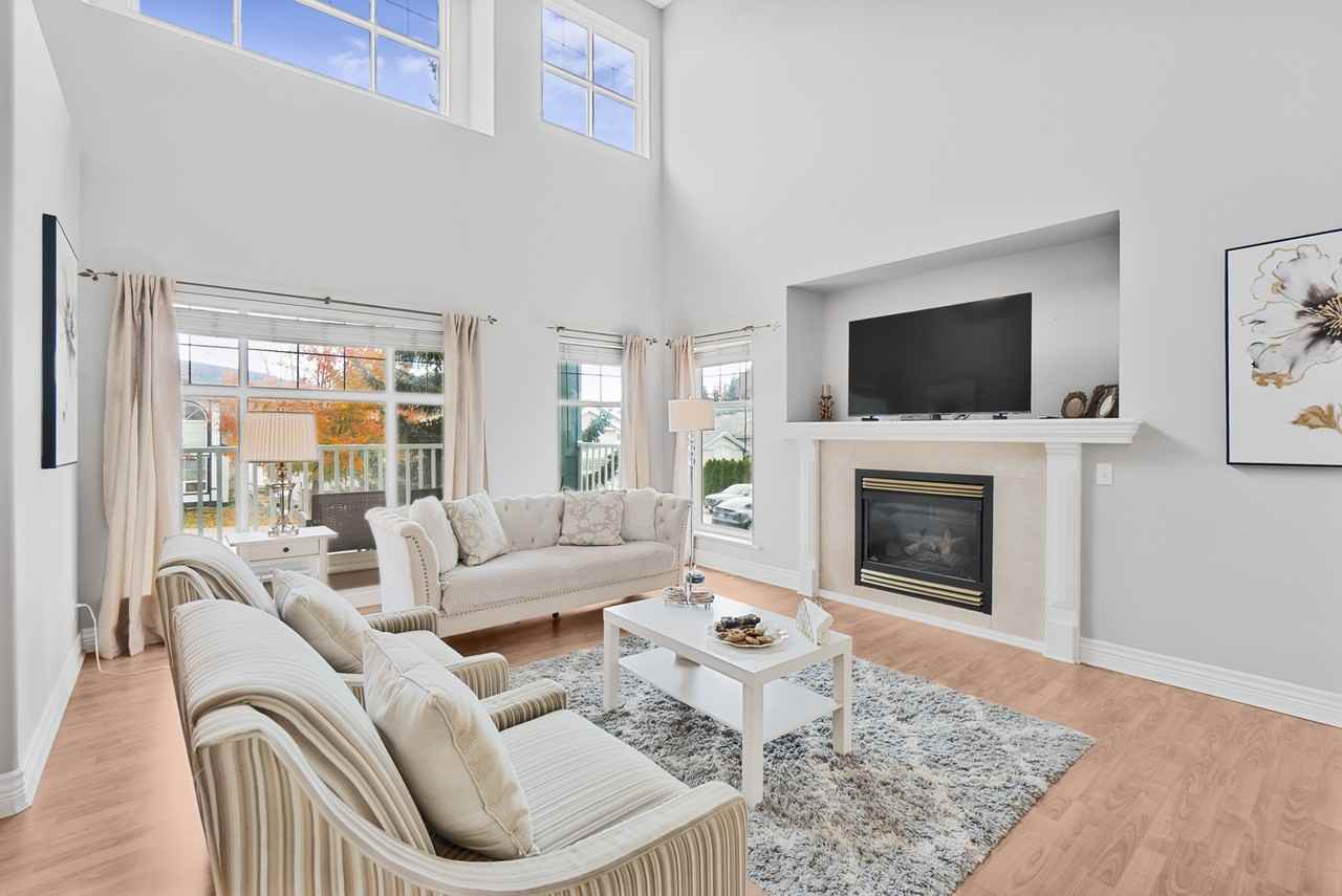 2152 Turnberry Lane - Photo 3 of 39