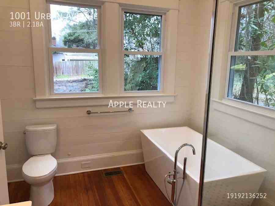 1001 Urban Ave - Photo 3 of 24