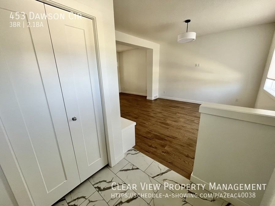 453 Dawson Cir - Photo 3 of 30